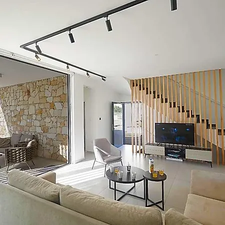 فندق New 5 Bedroom With Pool In The Center Of Kube 4 3*