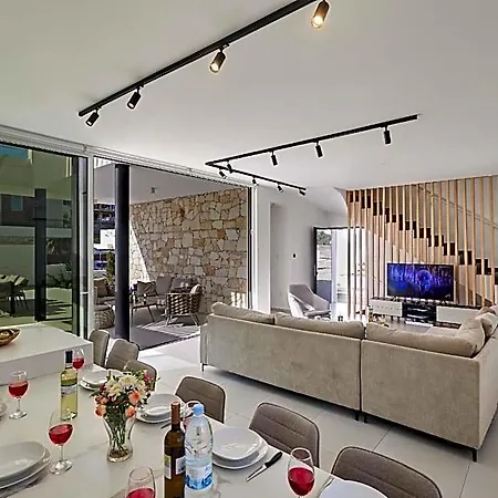 New 5 Bedroom With Pool In The Center Of Kube 4