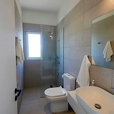 فندق New 5 Bedroom With Pool In The Center Of Kube 4 أيا نابا